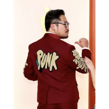 Daniel Kwan Oscar 2023 Traje Rojo