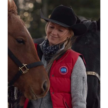 Chaleco rojo acolchado Heartland de Amber Marshall