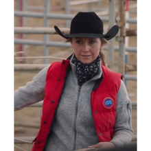 Chaleco rojo acolchado Heartland de Amber Marshall